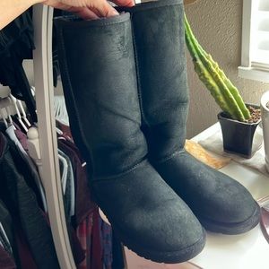 Black womens UGG size 9